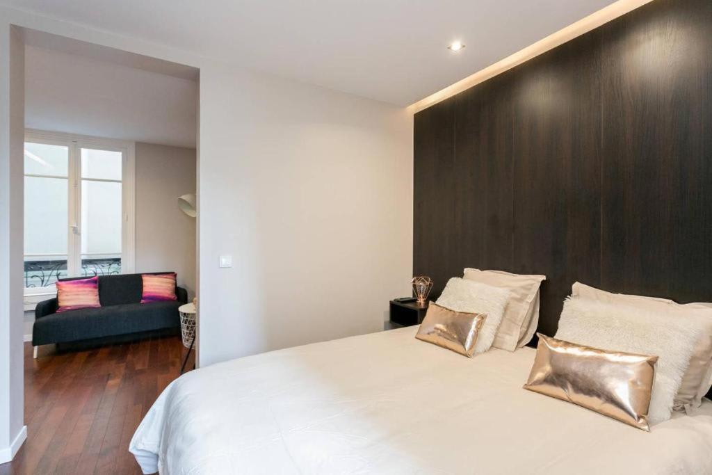 Modernized Studio - Meters From The Invalides Gardens Apartment Paris Ngoại thất bức ảnh