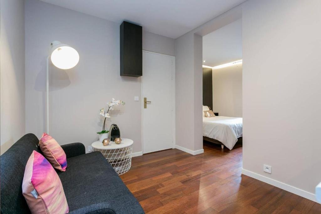 Modernized Studio - Meters From The Invalides Gardens Apartment Paris Ngoại thất bức ảnh