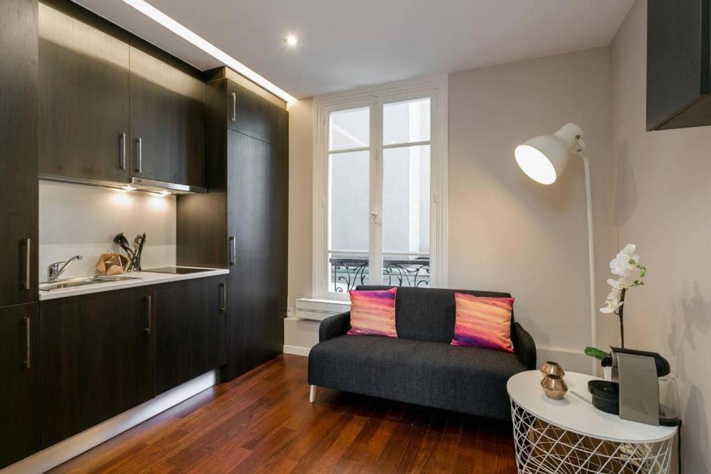 Modernized Studio - Meters From The Invalides Gardens Apartment Paris Ngoại thất bức ảnh