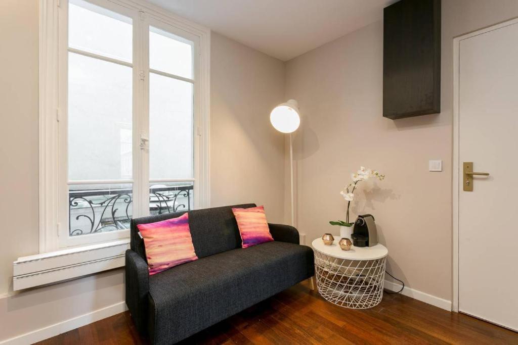 Modernized Studio - Meters From The Invalides Gardens Apartment Paris Ngoại thất bức ảnh